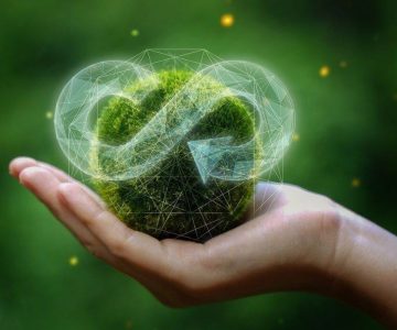 stock-photo-businessman-holding-circular-economy-icon-circular-economy-concept-for-future-business-growth-and-2177764705-transformed La responsabilité sociétale des entreprise et la production éthique